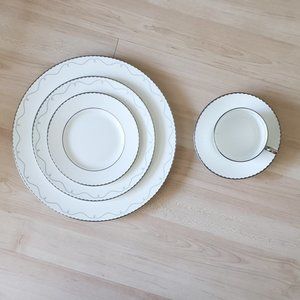 Marc Jacobs Waterford Colette 5 Piece Place Setting China